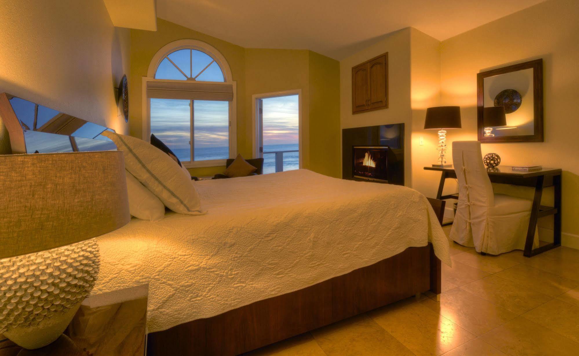 The Oceanfront Stay On Miramarbeach Hmb El Granada 外观 照片